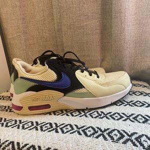 women’s nike air max excees